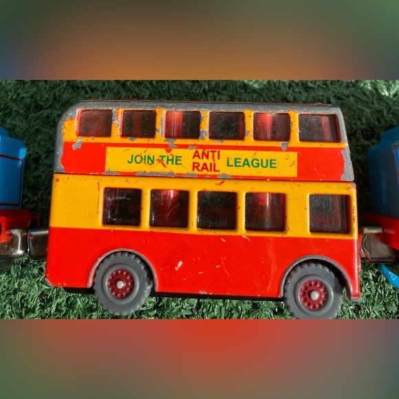 Lot Of 13 Thomas the Train & Friends Die Cast Trains - Picture 9 of 11